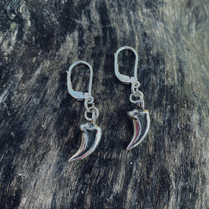 Claw me earrings